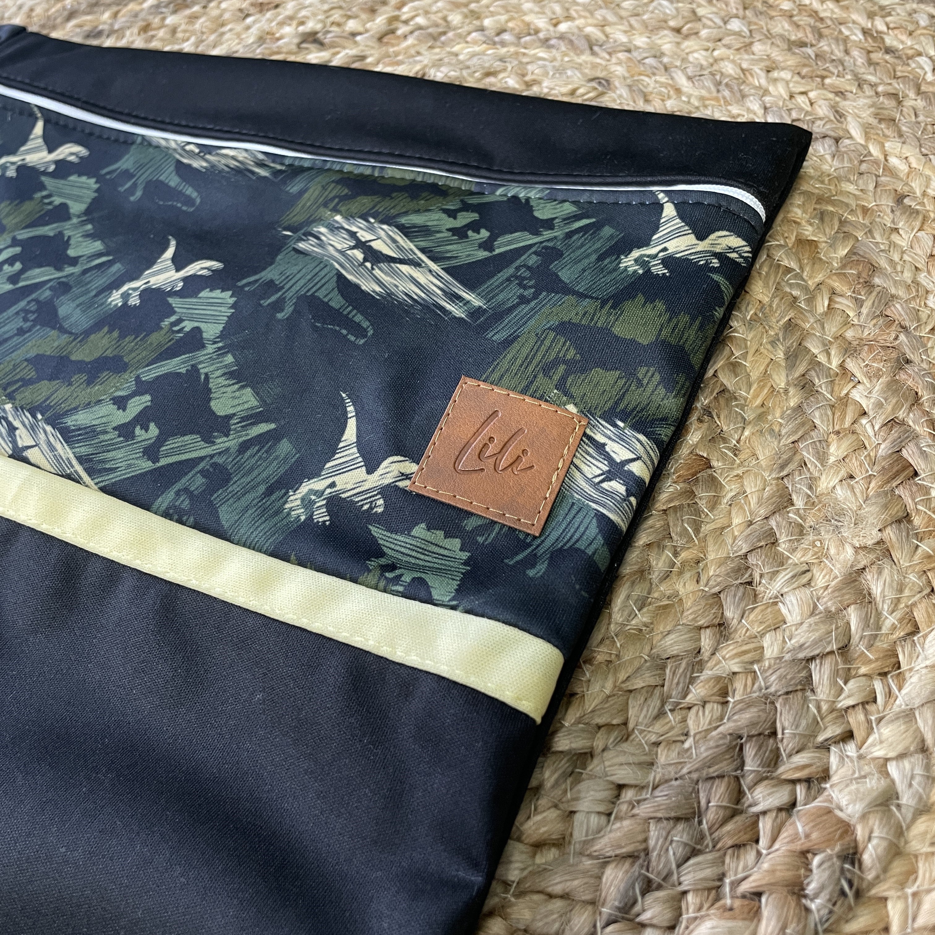 Transport Jurassic Pat